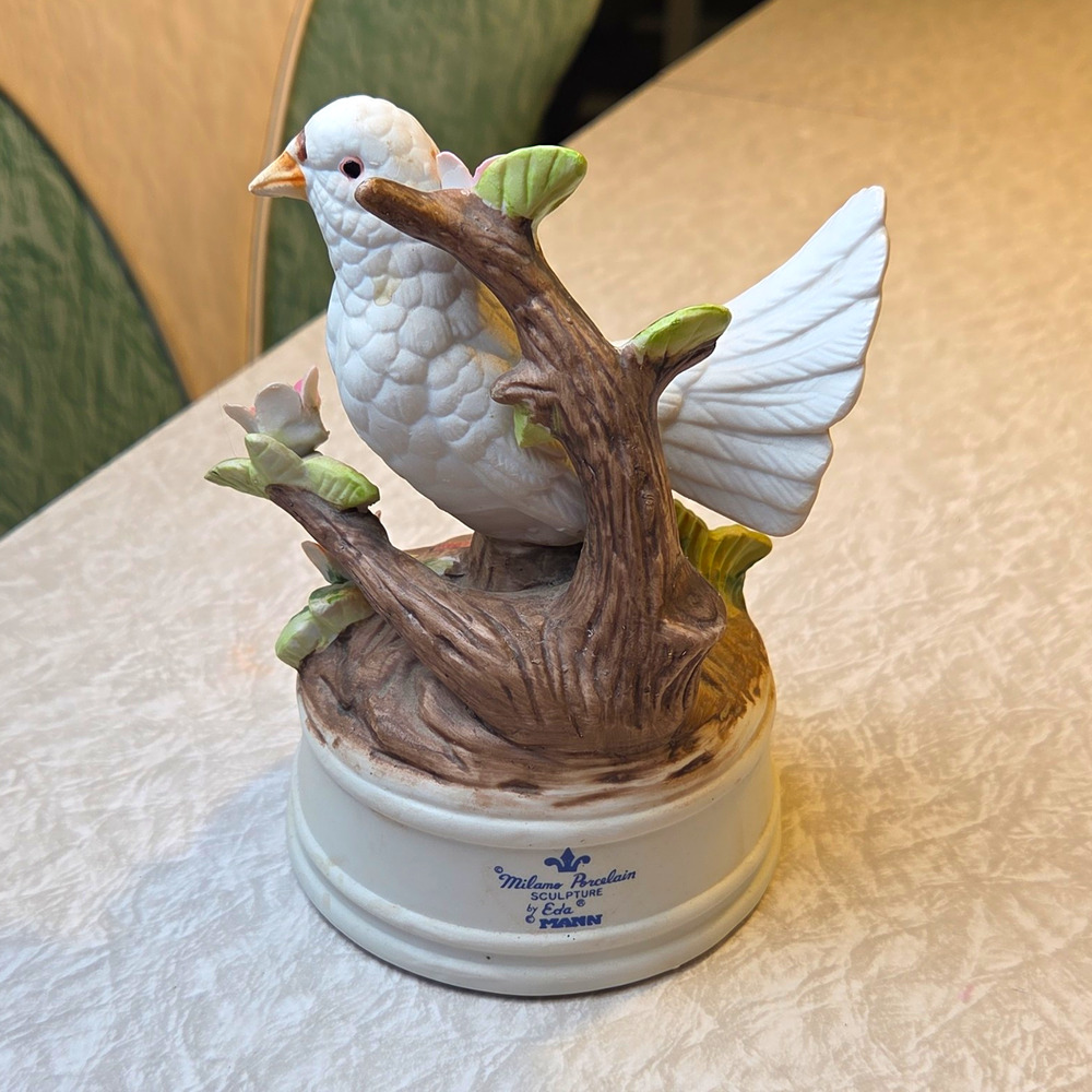 MANN Milano Porcelain Bird Figurine Music Box by Eda Wood Base White Brown